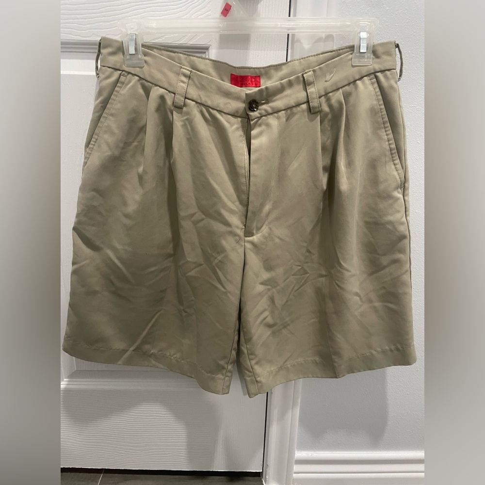 IZOD golf shorts. Size 33. Brand new, never worn.